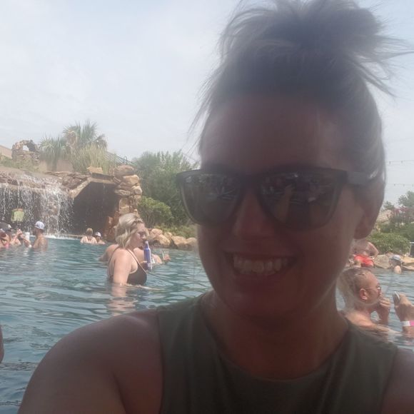 Meet your Posher, Shonda - Picture 1 of 1